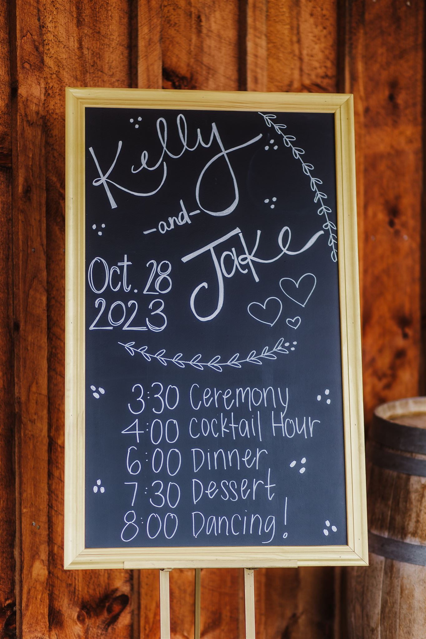 Finding inspiration for reception decorations is so helpful when planning your dream wedding. Reception signs Chalkboard wedding decor Wedding timeline #weddinginspiration #weddingplanning #diywedding #wisconsinweddingphotographer #armywedding